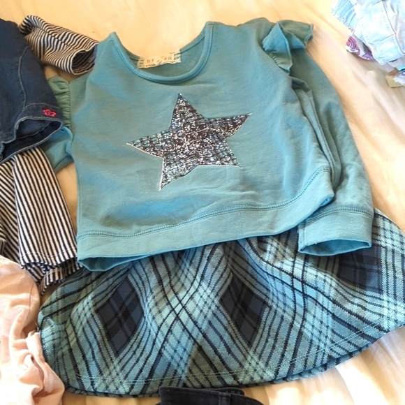 GAP Other - 17 piece random bundle girls size 4